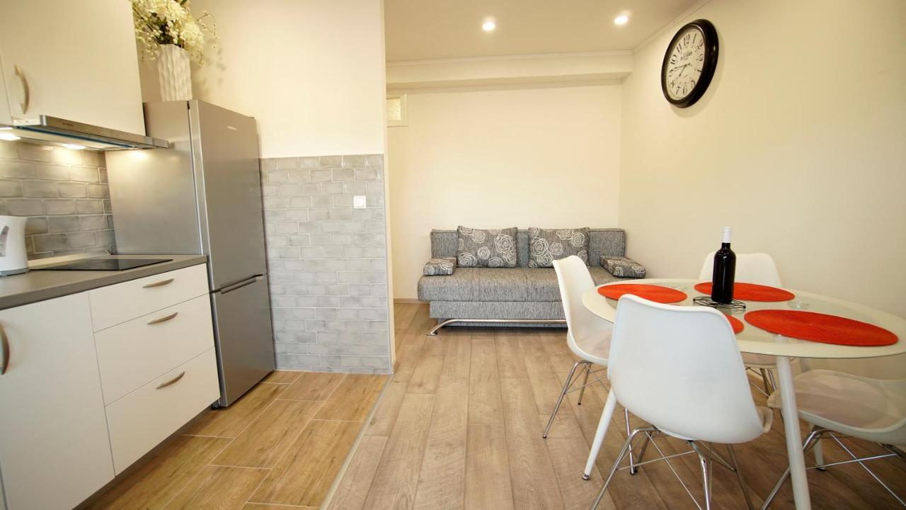 Apartment Caramela Nin Exterior photo