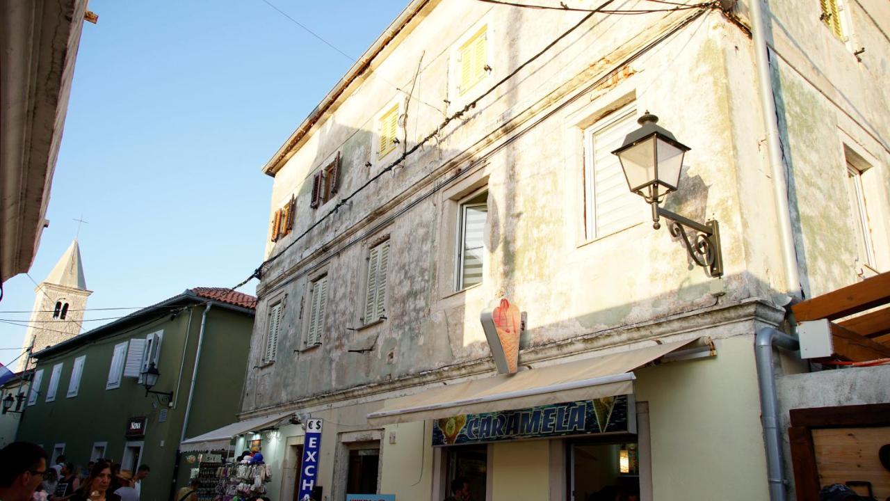 Apartment Caramela Nin Exterior photo