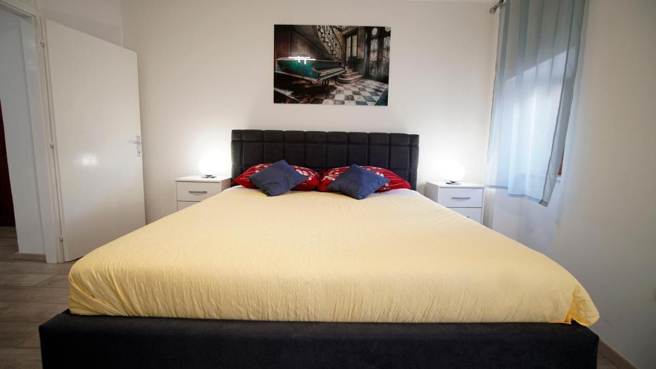 Apartment Caramela Nin Exterior photo
